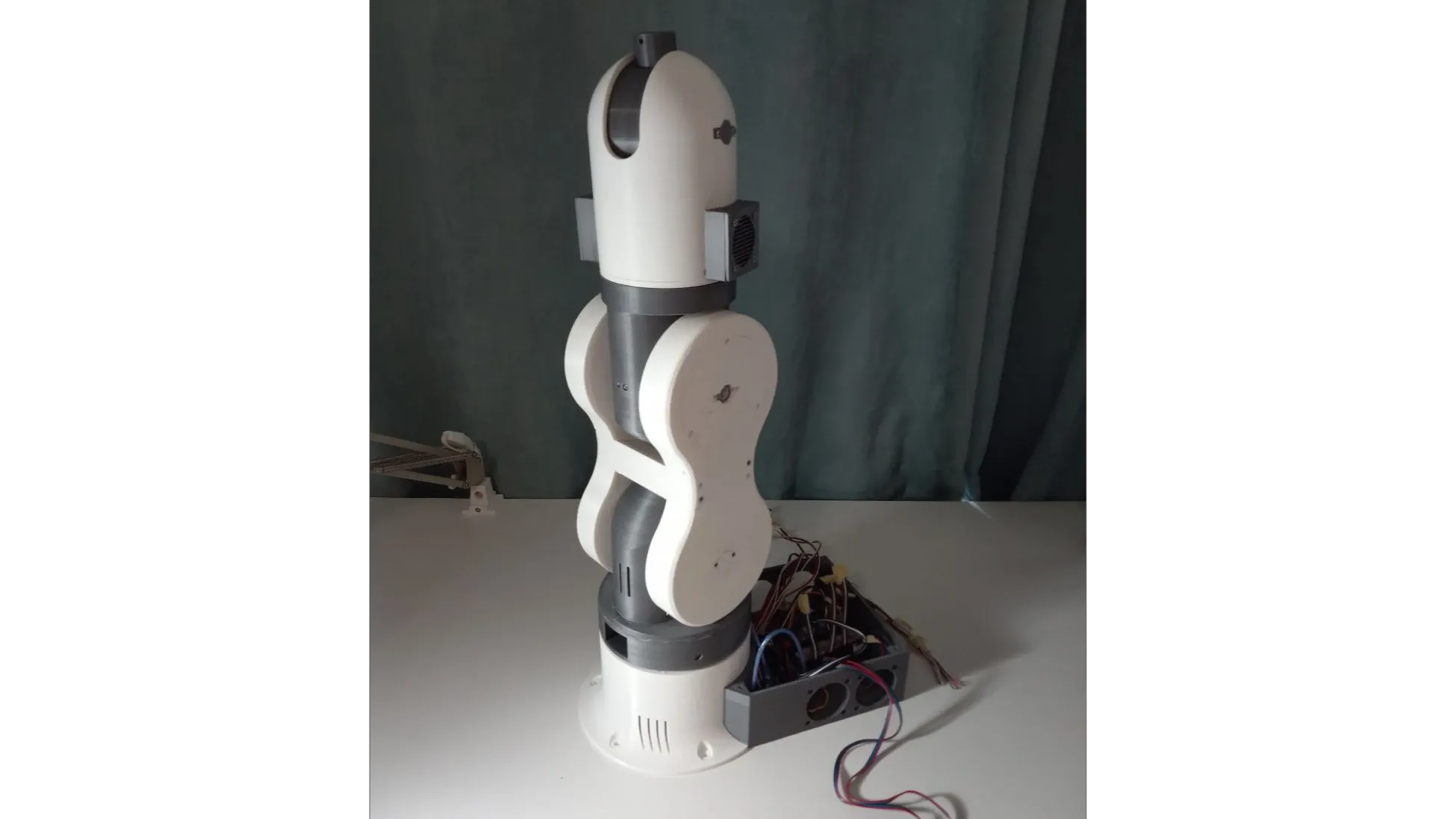 Robotic arm image 1